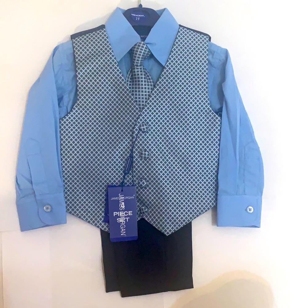 NWT Boys 4 piece suite 2T
